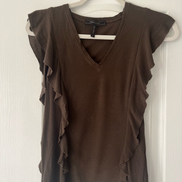 BCBG- Casual brown V neck with ruffle shoulders - Picture 1 of 4